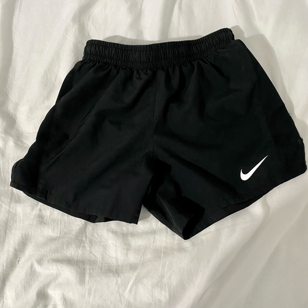 Black Nike shorts